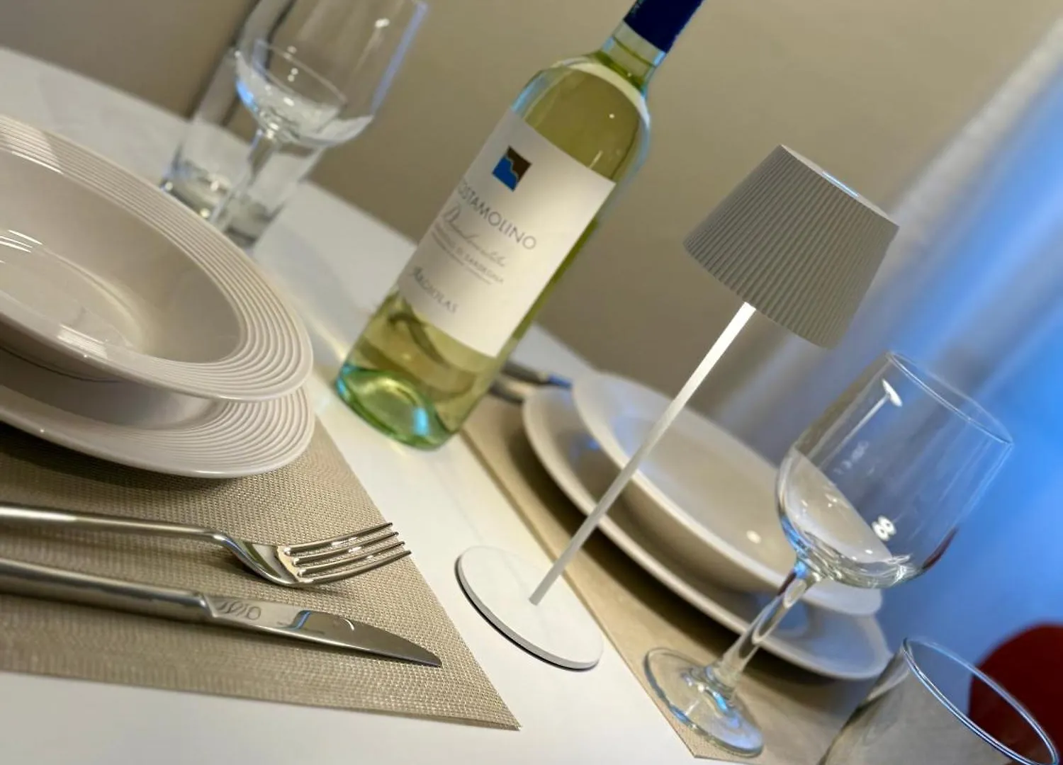 Naviglio Suite - Eleganza E Relax A 2 Min Dalla M4 E Dai Navigli Milán